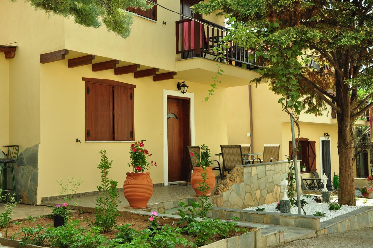 Mani Villas Skala Sotiros Buitenkant foto